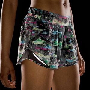 Lululemon Hotty Hot Low-Rise Lined Short 4"